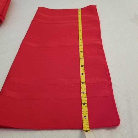 Set Of 8 Red On Red Napkins 17 X 18 Inches - Picture 5 of 5